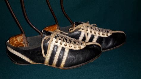 adidas schuhe 50er jahre|adidas markenzeichen.